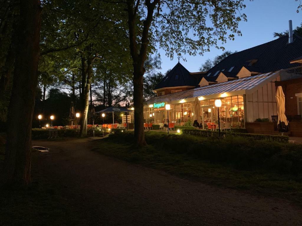 Hotel Seegarten Gmbh Barmstedt Екстер'єр фото
